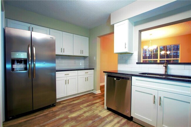 Foto del edificio - 6033 Coventry Cir
