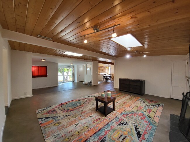 Building Photo - 9707 Foothill Blvd