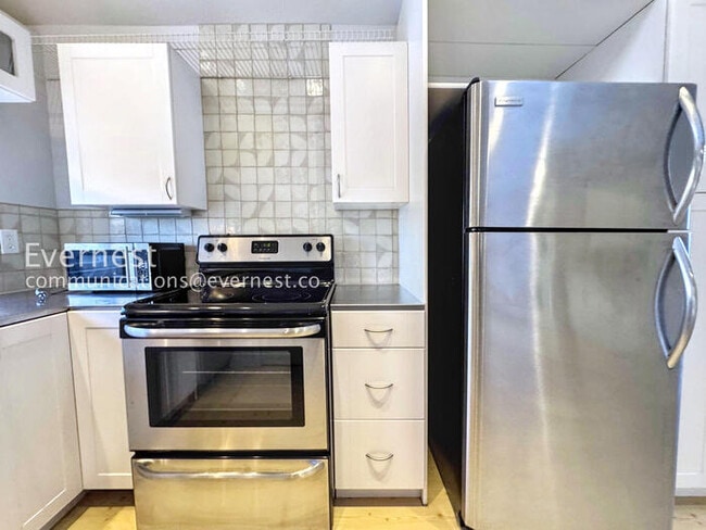 Building Photo - 4118 Wyandot St