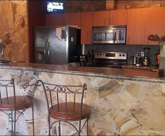 Building Photo - 4143 NE 9th St