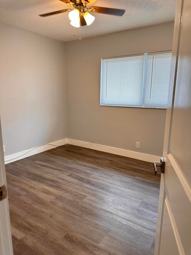 Foto del edificio - 7521 NW 44th Ct
