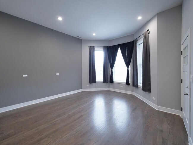 Foto del edificio - 4347 S Vincennes Ave