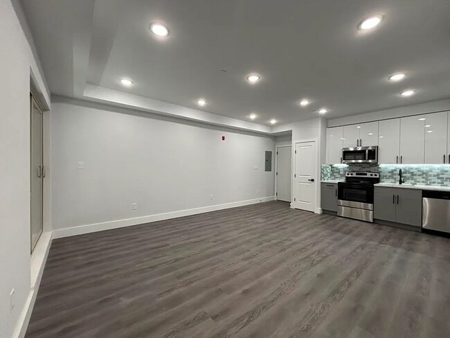 Foto del edificio - 675 N 41st St