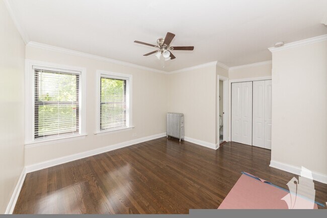 Foto del edificio - 1054 W Lill Ave