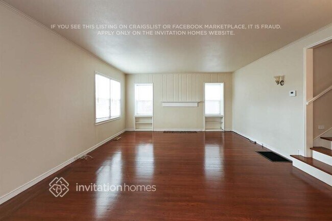 Foto del edificio - 215 W 10th St