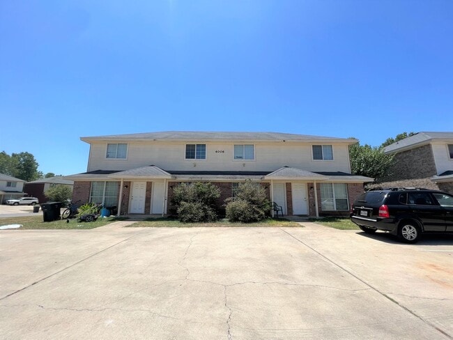 Building Photo - 4006 Madison Dr