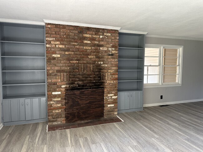 Building Photo - 299 Youngblood Cir