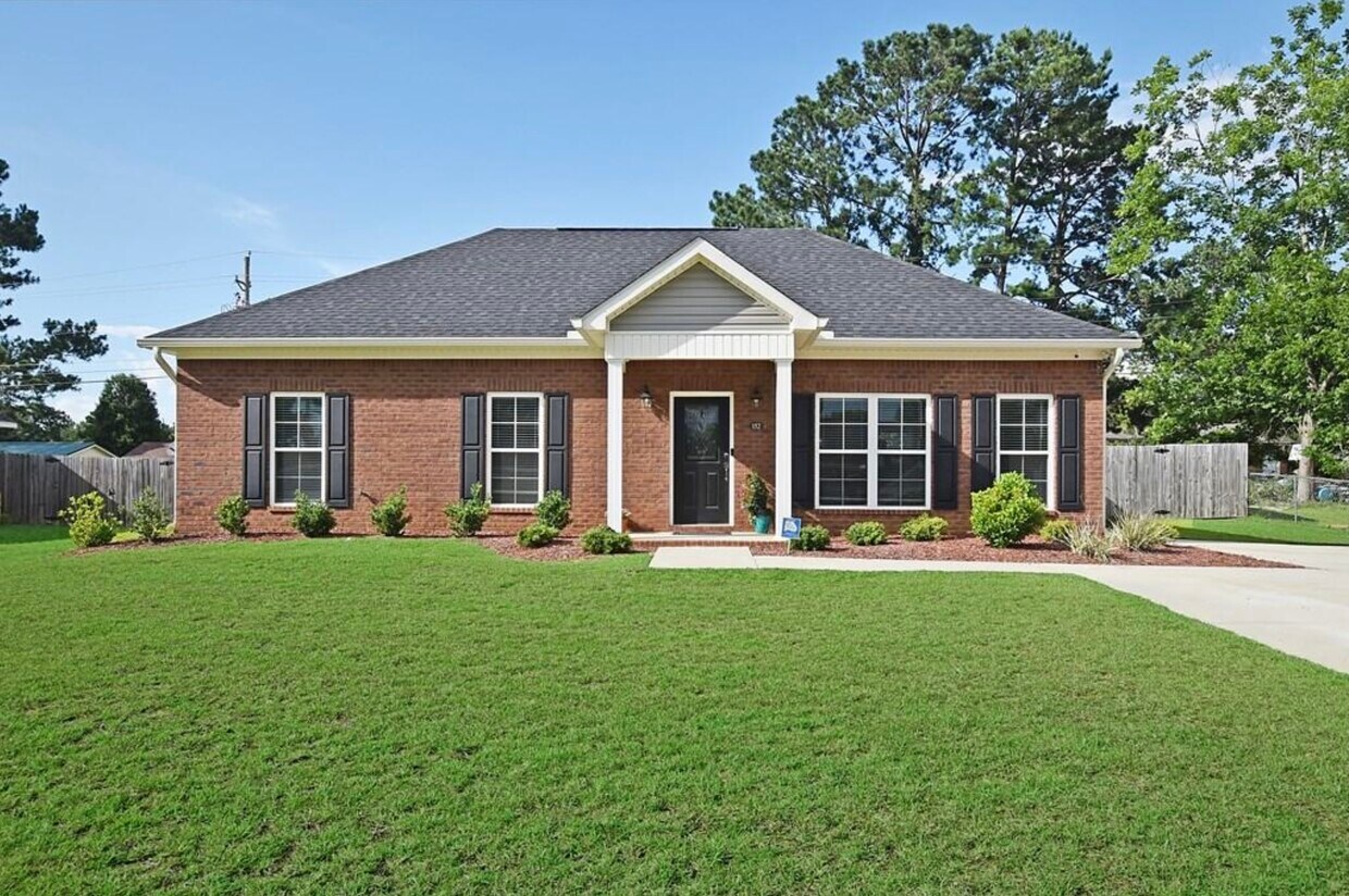 Primary Photo - 152 Mikado Dr
