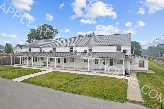 3202 McArthur - Waynedale Village Apartments
