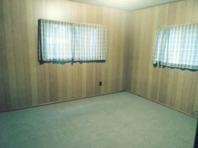 Building Photo - 210 Hoehn Ct