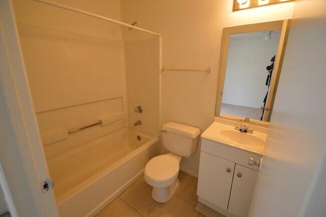 Foto del edificio - 2 Bedroom 2 Bath in Winter Park AVAILABLE AUGUST 17th!