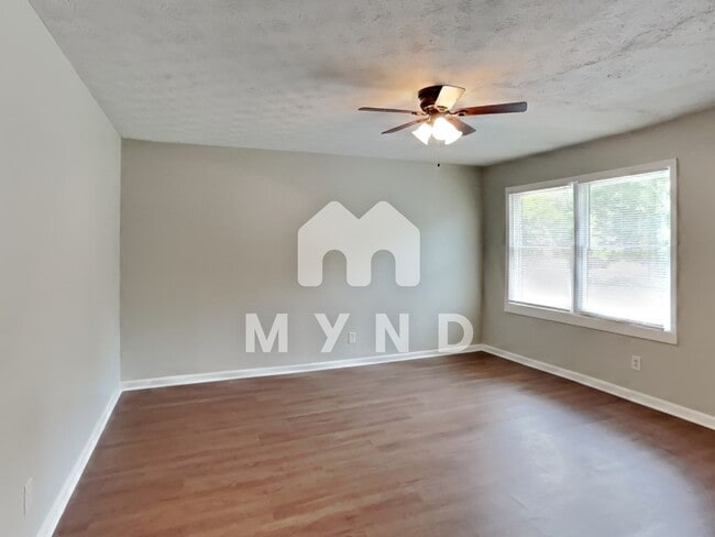 Building Photo - 3810 Bentley Dr