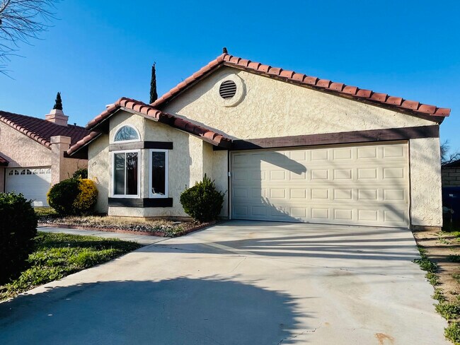 Foto del edificio - 3535 Casamia Ave