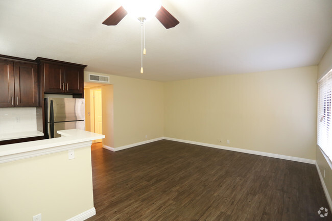 2BR, 2BA-Dining Room - Chateau W6600 Apartment Homes