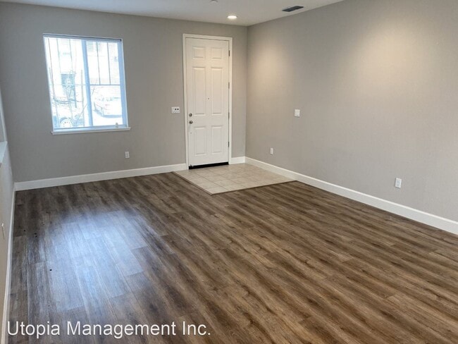 Building Photo - 4 br, 2.5 bath House - 1973 Tamayo Way