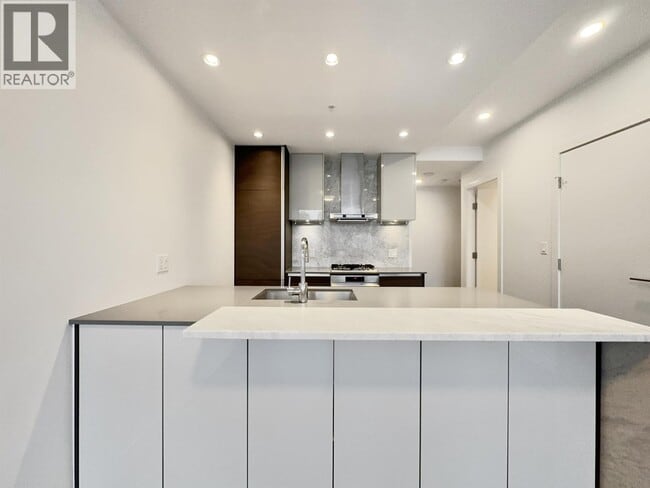 Building Photo - 6098 Station St