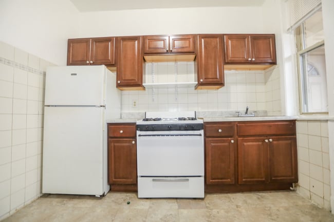 Foto del edificio - 4747 N Kenneth Ave