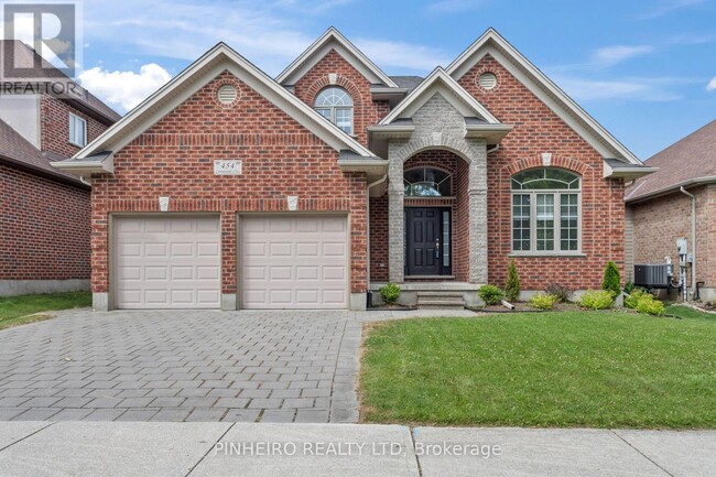 Building Photo - 454 Cottontail Crescent