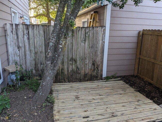 Foto del edificio - 17303 Saturn Ln