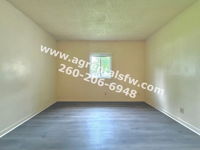Foto del edificio - 1034 Lewis Pl
