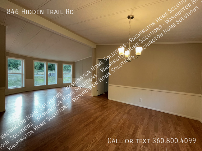 Foto del edificio - 846 Hidden Trail Rd