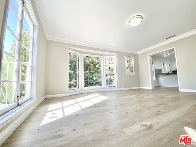 Building Photo - 354 S Reeves Dr