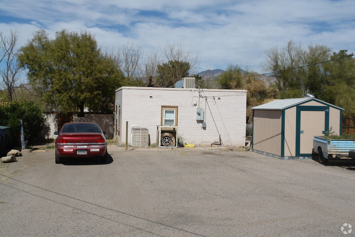 Building Photo - 3233 E Grant Rd