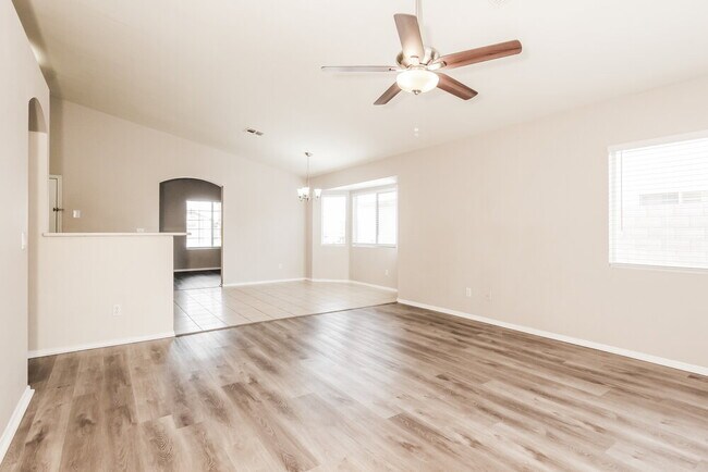 Foto del edificio - 11591 W Hubbell St