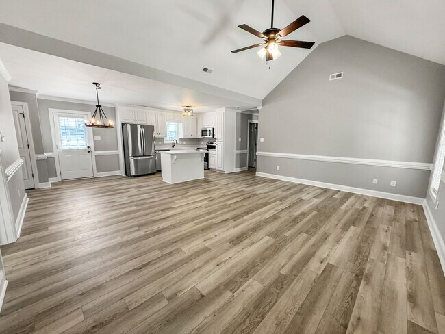 Foto del edificio - Introducing Your Dream Home in Nash County's Tar River Reservoir Area!  Lawn Care Included!