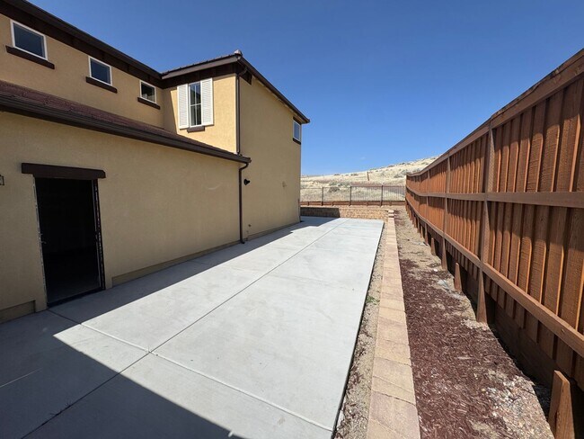 Foto del edificio - COMING SOON!! Stunning 4 Bed / 3 Bath NEXGEN Modern Home – $3,395/Month- Lesley Reilly Property