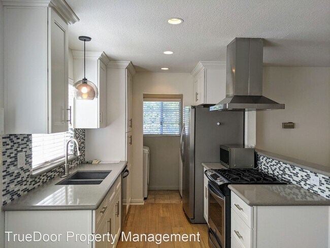 Foto del edificio - 2 br, 2 bath House - 7821 Happy Dr #103
