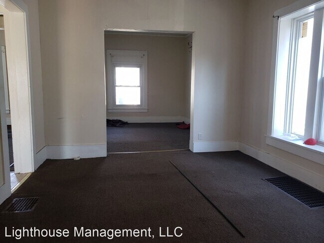 Building Photo - 4 br, 1.5 bath House - 48 Quincy St.