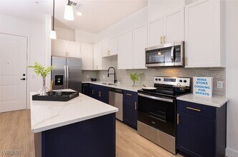 Building Photo - 100 E Warm Springs Rd