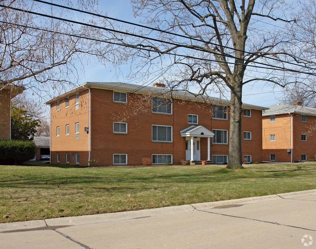 Primary Photo - 2894 Chamberlain Rd
