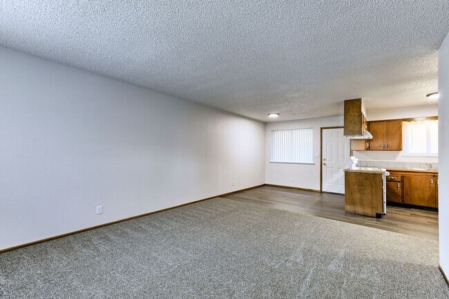 Foto del edificio - 3 Bedroom 1 Bath Ranch Duplex in Loveland