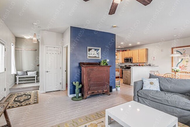 Foto del edificio - 3753 Ridgeway St