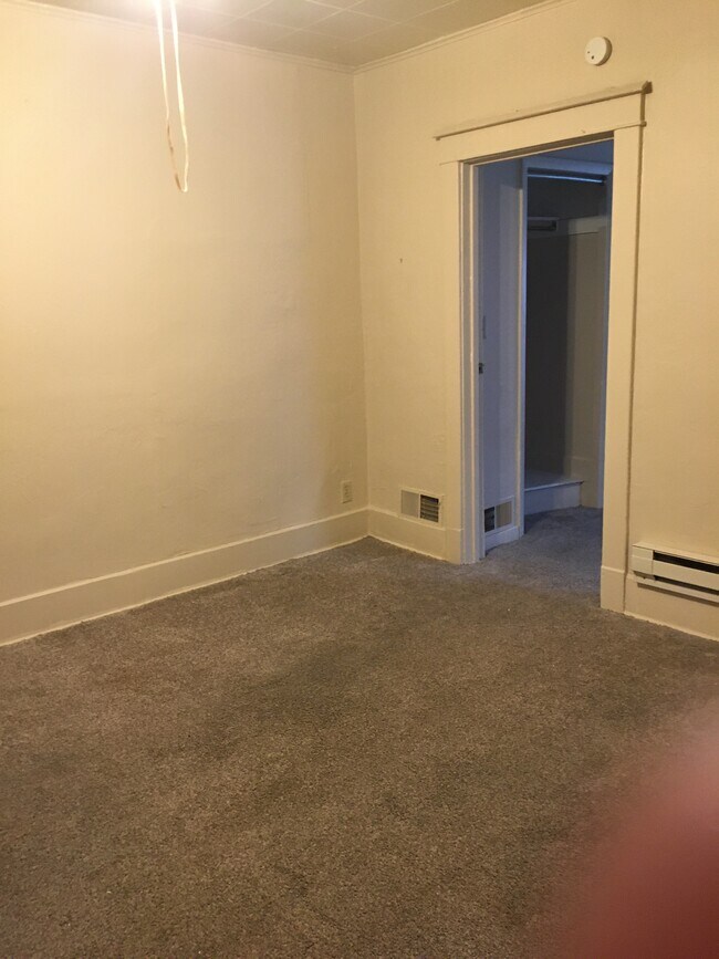 619 N Mill St Unit 619, Clio, MI 48420 Apartments in Clio, MI