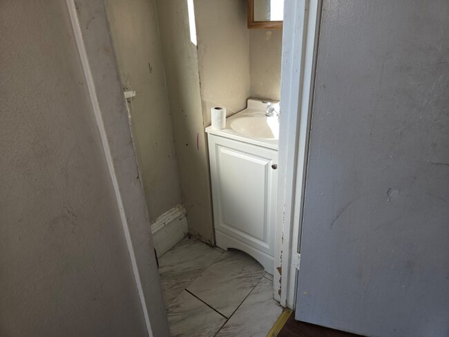 Foto del edificio - 225 Upton St