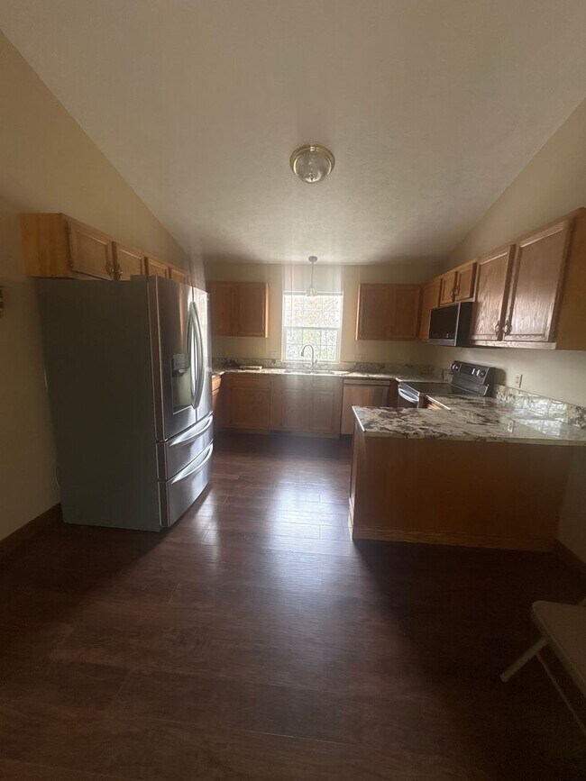 Building Photo - Condo for rent