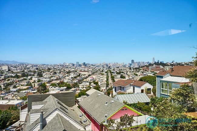 Building Photo - Bernal Heights: Remodeled Single Family Home w/ Views, Hot Tub & Solar Panels