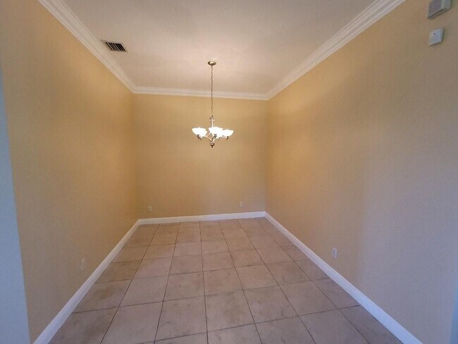 Building Photo - 3500 Parkside Dr
