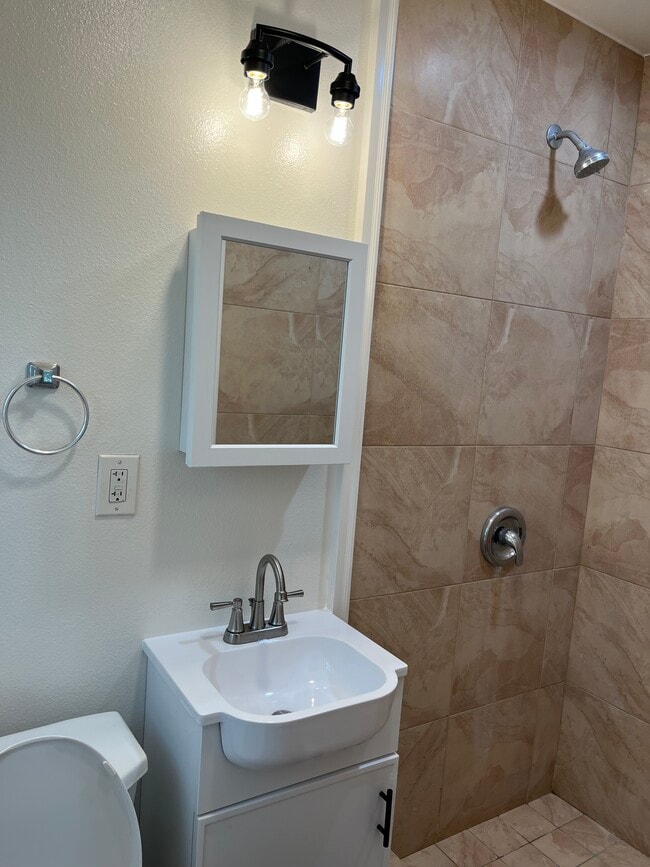 Bathroom - 1333 Bennett Ave