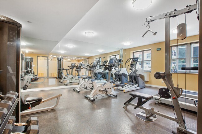 Foto del edificio - 516 W 47th St