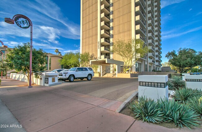 Foto del edificio - 2323 N Central Ave