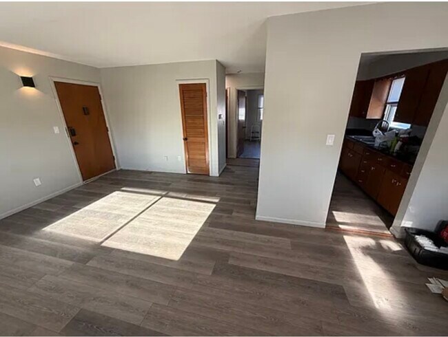 Foto del edificio - 1358 10th Ave SE