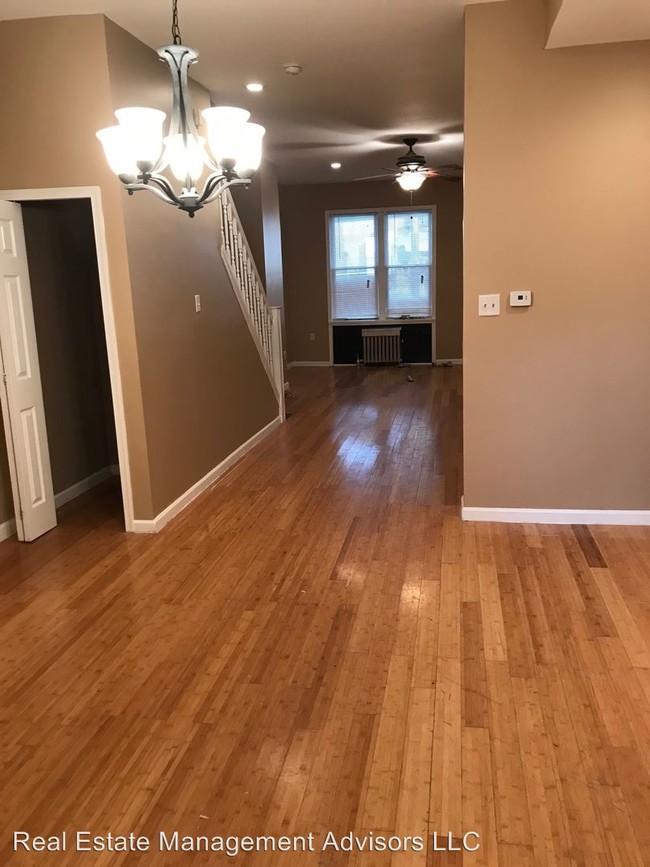 Building Photo - 5 br, 2 bath House - 3340 N 18th Street