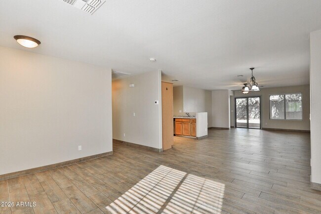 Foto del edificio - 17420 W Calavar Rd