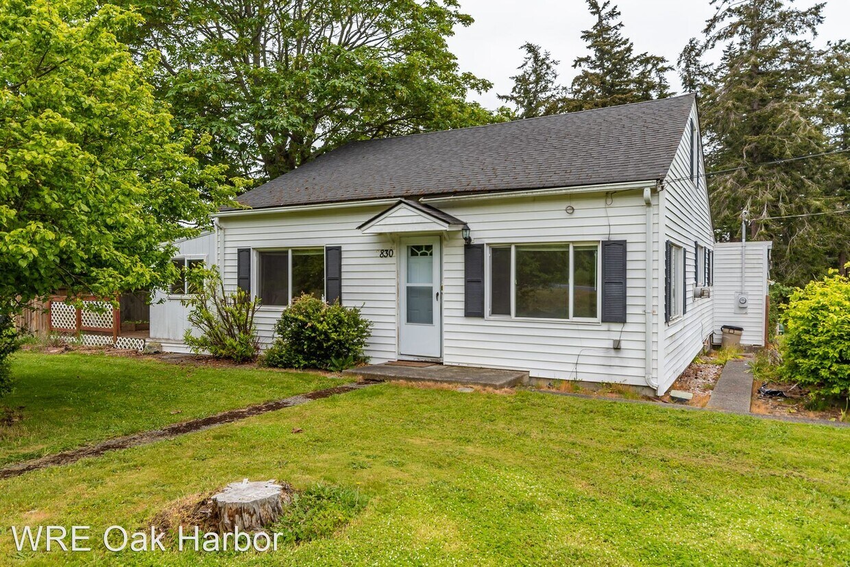 2 br, 2 bath House 2830 N Oak Harbor Rd House Rental in Oak Harbor