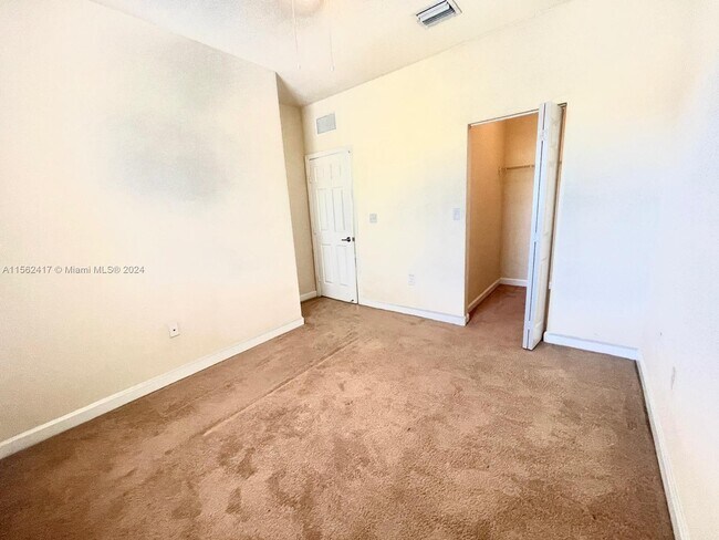 Foto del edificio - 23364 SW 113 Passage