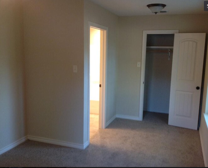 Foto principal - 1441 W Frey St